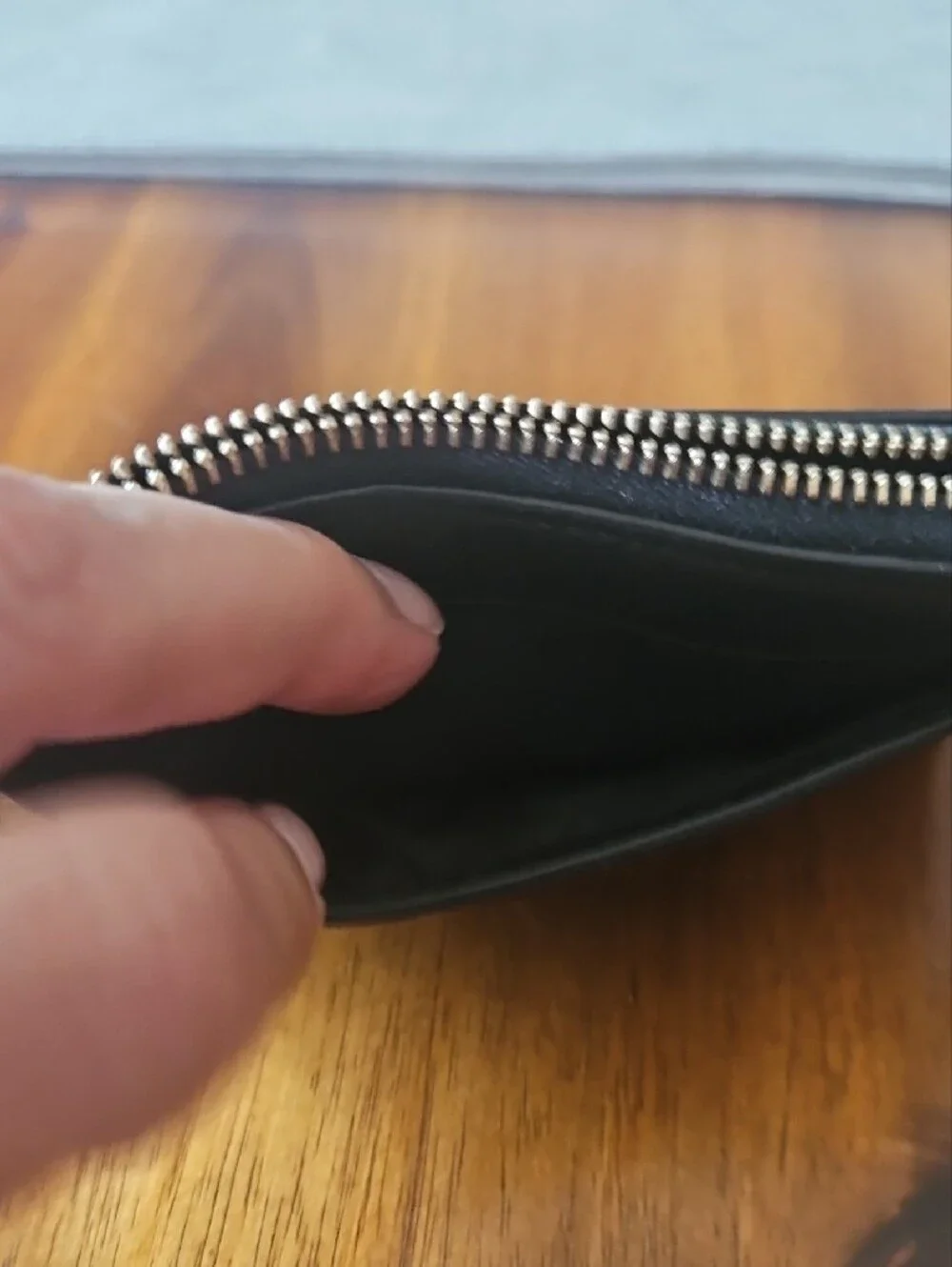 kate spade Black Saffiano Zip Card Holder with Gold Logo